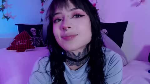 Snapshot of liaa_rodriguezz chatting on December 2, 2:50 am Liaa online show from December 2, 2:50 am