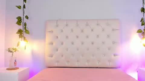 Snapshot of liaa_taylor1 chatting on October 9, 1:25 am Lia online show from October 9, 1:25 am