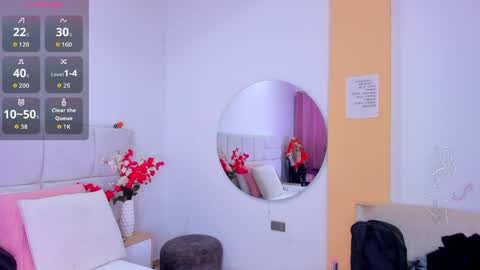 Snapshot of liaagener chatting on May 26, 2:40 am Liaa online show from May 26, 2:40 am