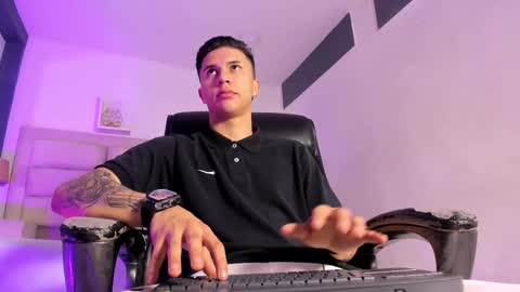 Liam Smith online show from October 13, 12:05 pm