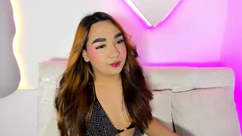 Snapshot of liacampbell__ chatting on July 25, 3:59 am La online show from July 25, 3:59 am