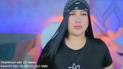 Lia Cox online show from June 19, 8:45 pm