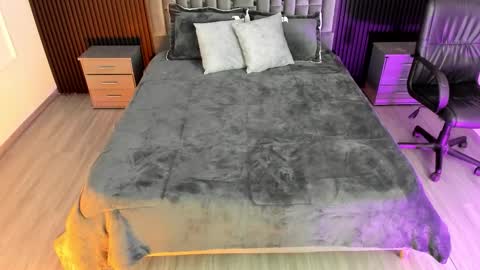 Liah Fontaine online show from November 10, 11:31 am