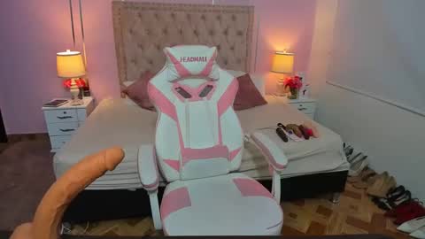 Liah online show from January 18, 7:37 pm