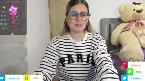 Snapshot of liahkimi chatting on December 4, 4:32 am Lia online show from December 4, 4:32 am
