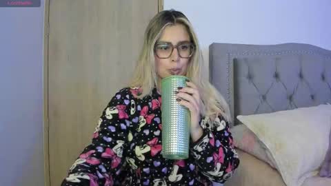 Snapshot of liahkimi chatting on September 29, 1:55 am Lia online show from September 29, 1:55 am