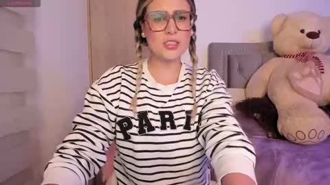 Lia  online show from December 18, 2:06 am