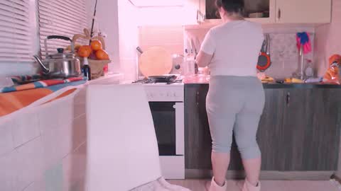 Snapshot of liahsofty chatting on December 19, 7:18 pm miss Lia colection for travel online show from December 19, 7:18 pm