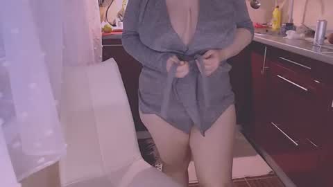 Snapshot of liahsofty chatting on July 12, 2:24 am miss Lia colection for travel online show from July 12, 2:24 am