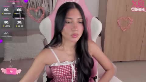 Snapshot of liajohnsons_ chatting on February 12, 12:27 am Lia Johnsons online show from February 12, 12:27 am