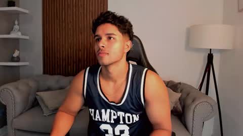 Snapshot of liam_colliins chatting on September 19, 11:44 am Liam Collins online show from September 19, 11:44 am