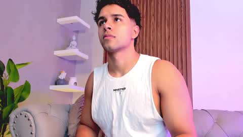 Snapshot of liam_colliins chatting on November 16, 12:11 pm Liam Collins online show from November 16, 12:11 pm