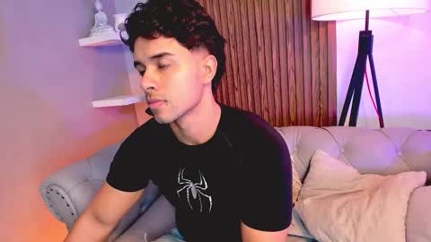 Snapshot of liam_colliins chatting on November 24, 11:54 am Liam Collins online show from November 24, 11:54 am