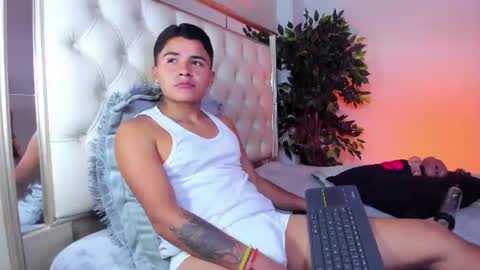 Snapshot of liam_dustin chatting on July 23, 10:08 pm Liam online show from July 23, 10:08 pm