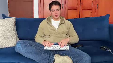 Snapshot of liam_enzho chatting on June 23, 1:42 pm Liam online show from June 23, 1:42 pm