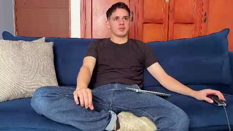 Snapshot of liam_enzho chatting on June 30, 3:35 pm Liam online show from June 30, 3:35 pm