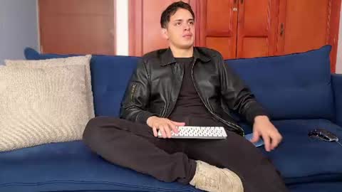 Snapshot of liam_enzho chatting on July 20, 2:19 pm Liam online show from July 20, 2:19 pm