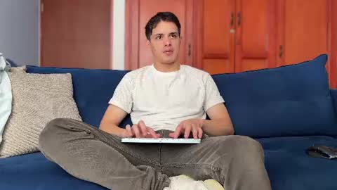 Snapshot of liam_enzho chatting on July 23, 3:32 pm Liam online show from July 23, 3:32 pm