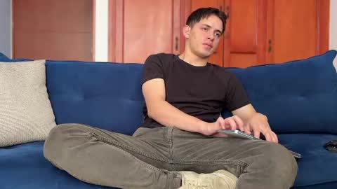 Snapshot of liam_enzho chatting on July 25, 4:26 pm Liam online show from July 25, 4:26 pm