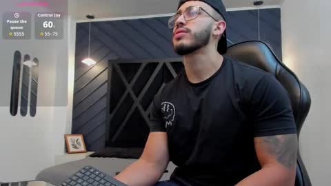 Snapshot of liam_kleiin chatting on October 29, 11:23 am LIAM KLEIN online show from October 29, 11:23 am