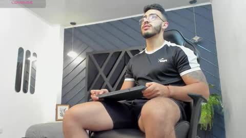 Snapshot of liam_kleiin chatting on November 7, 11:10 am LIAM KLEIN online show from November 7, 11:10 am