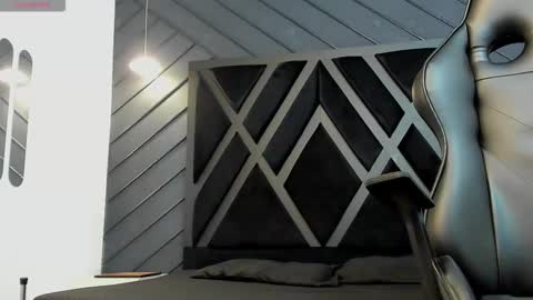 Snapshot of liam_kleiin chatting on November 20, 11:21 am LIAM KLEIN online show from November 20, 11:21 am