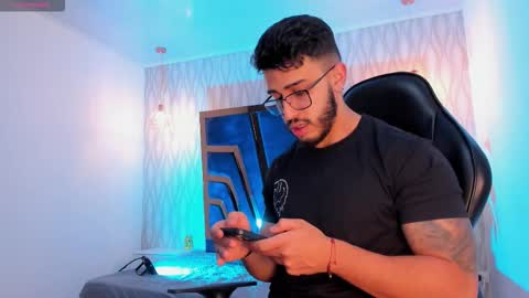 Snapshot of liam_kleiin chatting on November 24, 11:32 am LIAM KLEIN online show from November 24, 11:32 am