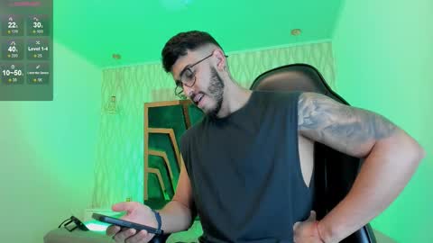 Snapshot of liam_kleiin chatting on November 26, 11:11 am LIAM KLEIN online show from November 26, 11:11 am