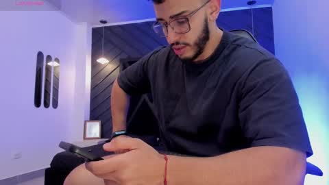 Snapshot of liam_kleiin chatting on November 30, 1:48 pm LIAM KLEIN online show from November 30, 1:48 pm