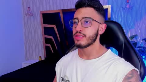 LIAM KLEIN online show from February 20, 11:32 am