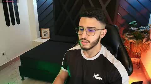 LIAM KLEIN online show from February 24, 11:19 am