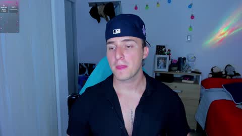 Snapshot of liam_oficial chatting on January 15, 3:00 am liam online show from January 15, 3:00 am