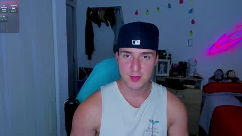 Snapshot of liam_oficial chatting on January 19, 6:09 am liam online show from January 19, 6:09 am