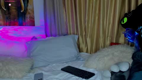 Snapshot of liam_oficial chatting on November 18, 2:50 am liam online show from November 18, 2:50 am