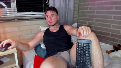 Snapshot of liam_oficial chatting on July 20, 3:43 am liam online show from July 20, 3:43 am