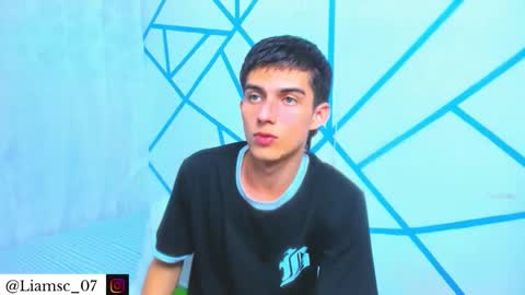 Snapshot of liam_scott77 chatting on November 17, 10:59 pm Liam scott77 online show from November 17, 10:59 pm