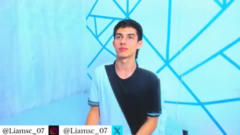 Snapshot of liam_scott77 chatting on November 19, 10:21 pm Liam scott77 online show from November 19, 10:21 pm