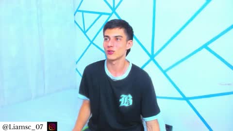 Snapshot of liam_scott77 chatting on December 2, 11:56 pm Liam scott77 online show from December 2, 11:56 pm