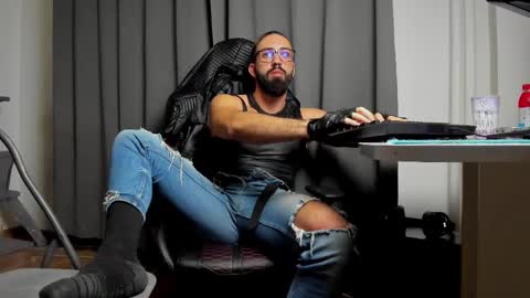 Liam online show from March 2, 9:43 pm