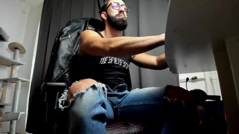 Liam online show from January 10, 8:27 am