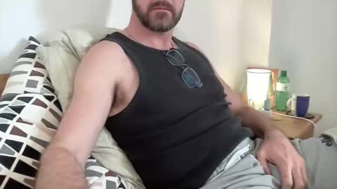 Snapshot of liamnilod chatting on November 15, 8:55 am Chris online show from November 15, 8:55 am