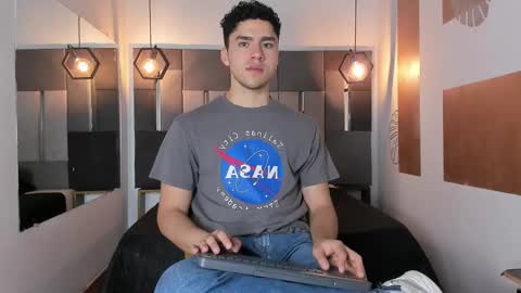 Liam online show from March 4, 1:06 pm