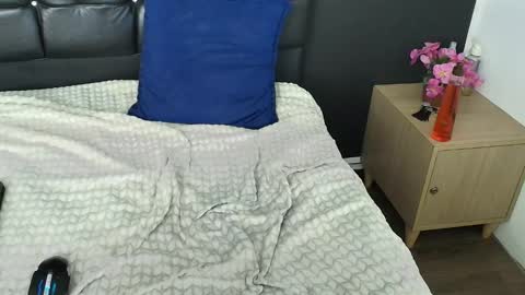 L I A M O N R O E online show from January 5, 5:27 pm