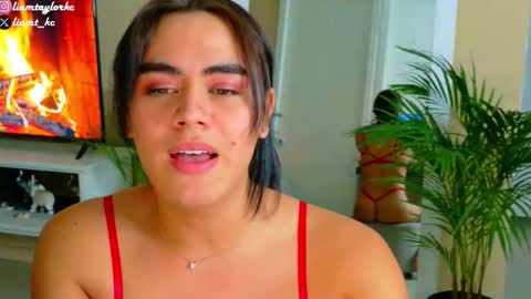 Snapshot of liamtaylor_ chatting on November 6, 2:23 am Tell me Liam online show from November 6, 2:23 am