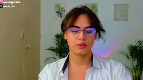 Snapshot of liamtaylor_ chatting on December 3, 10:19 pm Tell me Liam online show from December 3, 10:19 pm