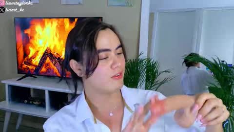 Snapshot of liamtaylor_ chatting on January 5, 9:51 pm Tell me Liam online show from January 5, 9:51 pm