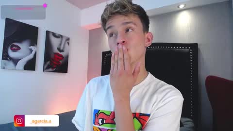 liam online show from February 14, 4:42 am