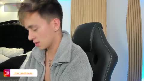 liam online show from July 25, 4:43 am