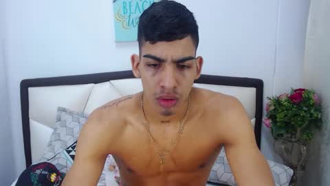 L I A M online show from December 2, 10:42 am