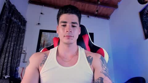 Snapshot of liamwyatt_ chatting on December 13, 6:21 am liamwyatt_ online show from December 13, 6:21 am